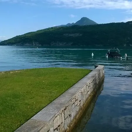 Au Bord Du D'annecy, Type Loft, Dans Avec Et Ponton Privee * Duingt