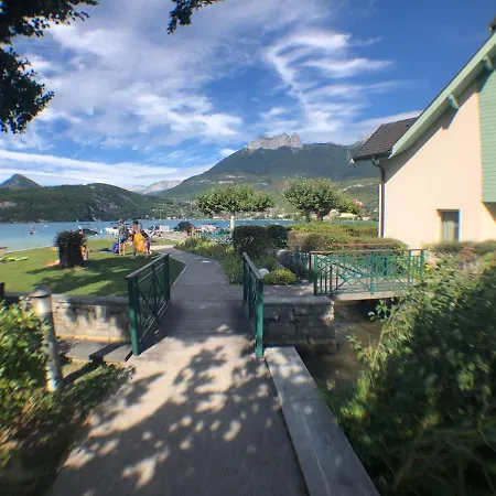 Au Bord Du D'annecy, Type Loft, Dans Avec Et Ponton Privee Duingt