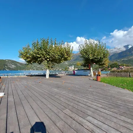Au Bord Du D'annecy, Type Loft, Dans Avec Et Ponton Privee *