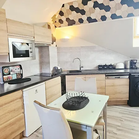 Appartement Studio sous les toits - Plage&Parking privés
